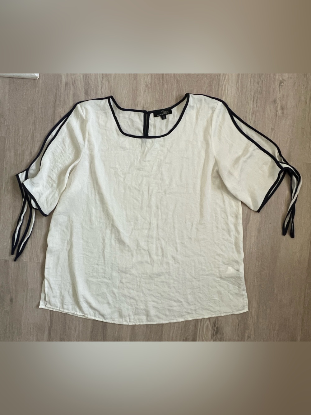 Suzanne Betro Ivory short sleeve blouse Navy Tie Trim 2X